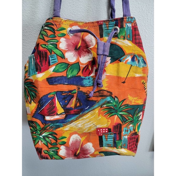 Beverly Hills Bag Lady Bucket Beach Bag - Picture 2 of 7